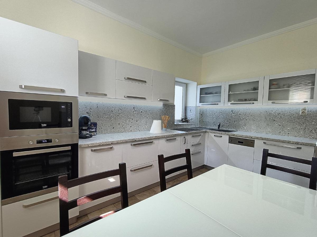 شقة Zimmerferi Apartman كيستاي المظهر الخارجي الصورة
