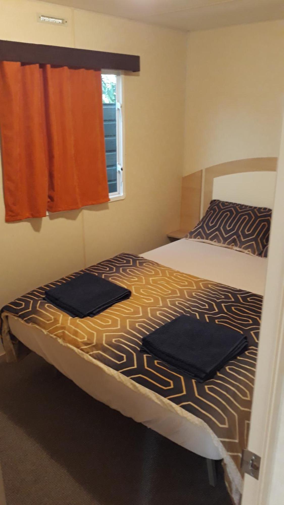 شقة Zimmerferi Apartman كيستاي الغرفة الصورة